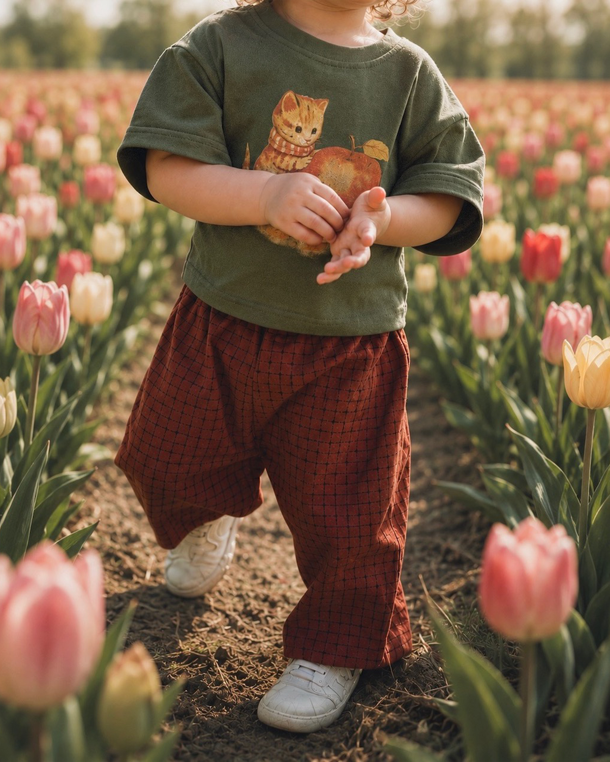 Forest Green Curious Kitten Tee