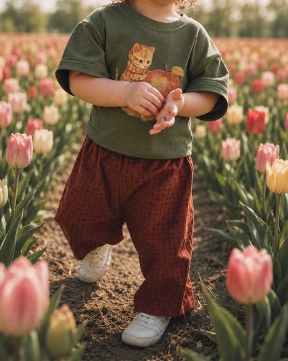 Forest Green Curious Kitten Tee